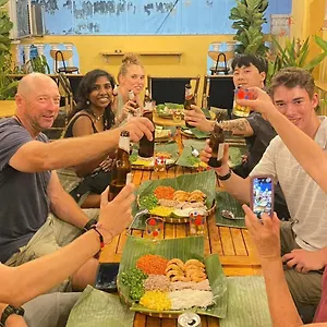 Saigon Authentic - Daily Walking Morning Tour, Fresh Daily Breakfast, Gym & Rooftop Billiard Albergue